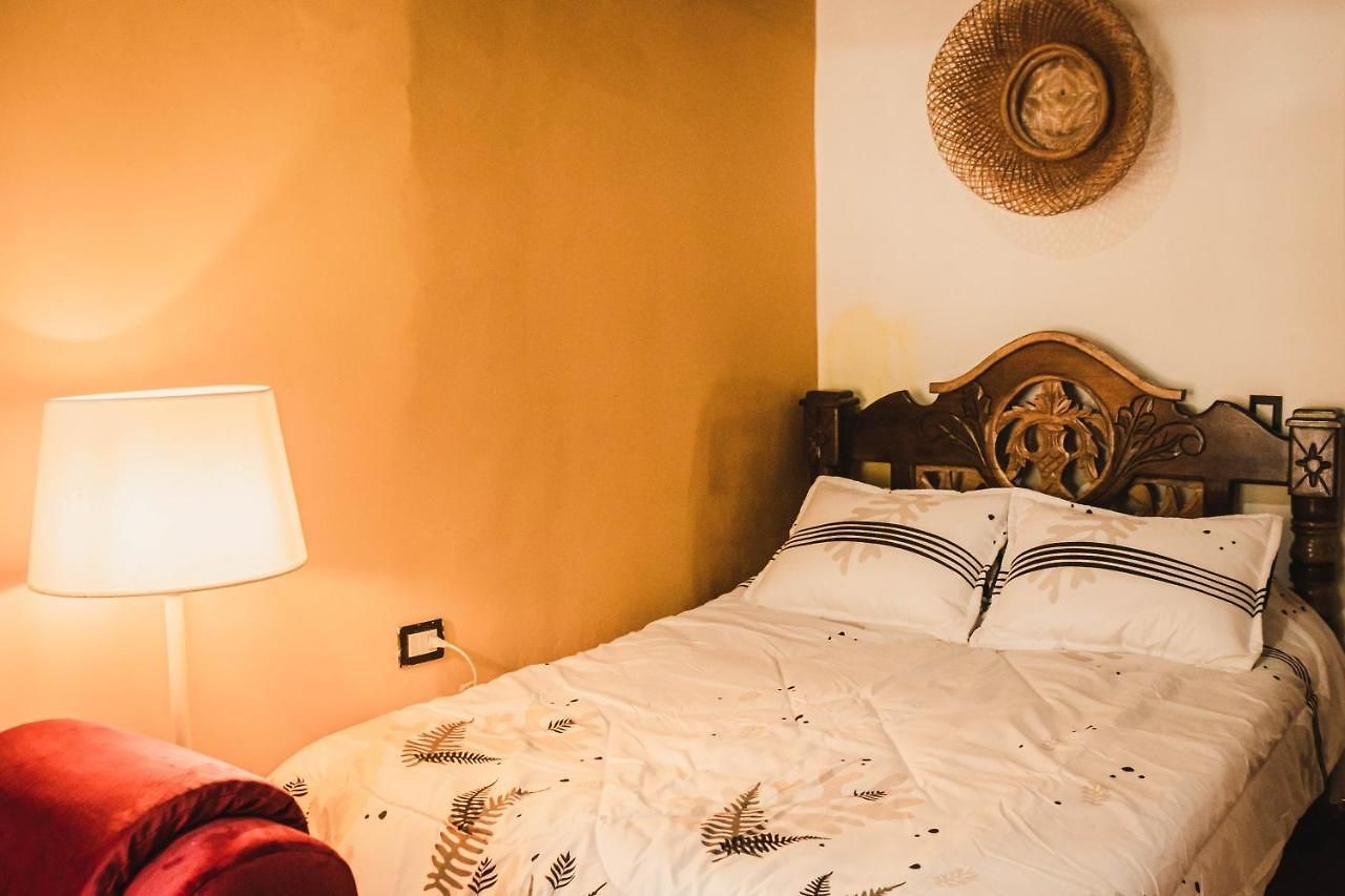 Pensión In Guest - Sd-3 With Balcony In The Old Air Conditioning And Wifi